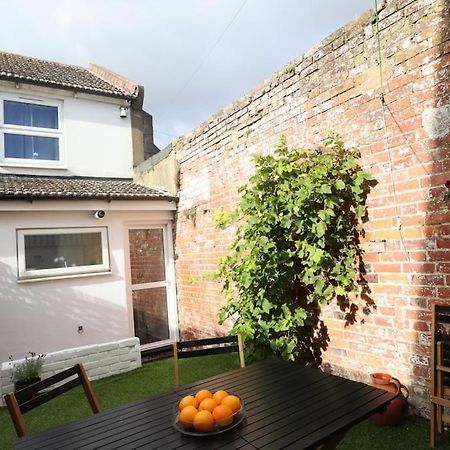 Cute Cottage 4 Mins From Cafes Station And Sea St Leonards-on-Sea ภายนอก รูปภาพ