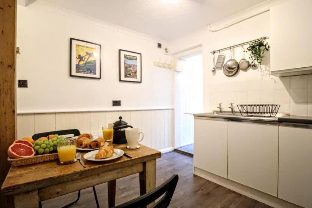 Cute Cottage 4 Mins From Cafes Station And Sea St Leonards-on-Sea ภายนอก รูปภาพ